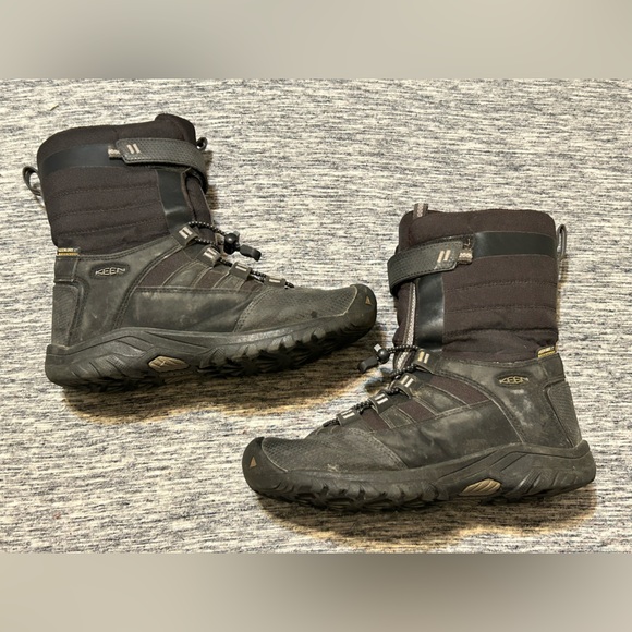 KEEN Waterproof Winter Boots Size 4 - Picture 2 of 5
